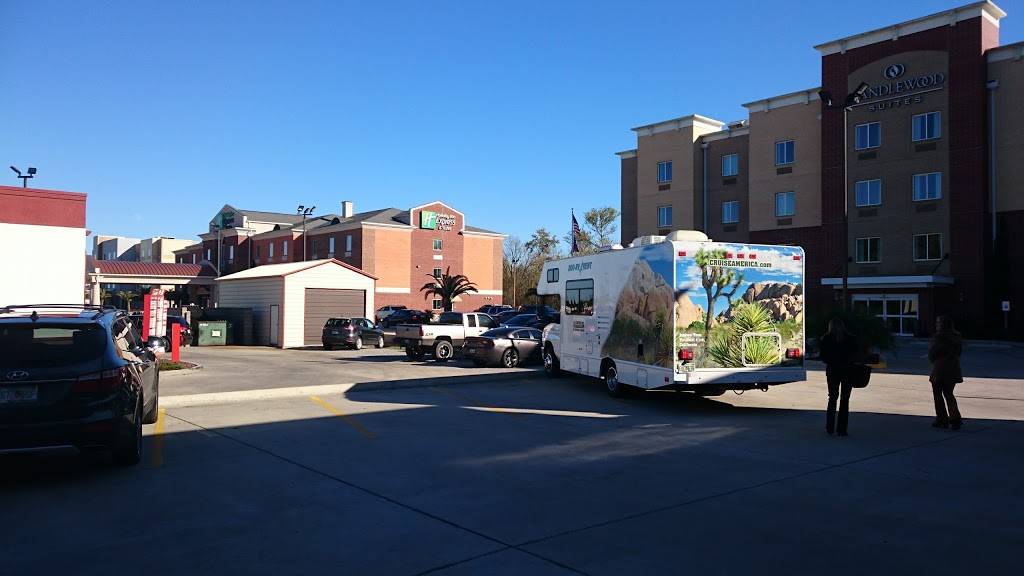 WOW Cafe | restaurant | 291 LA-3162, Cut Off, LA 70345, USA | 9853253680 OR +1 985-325-3680