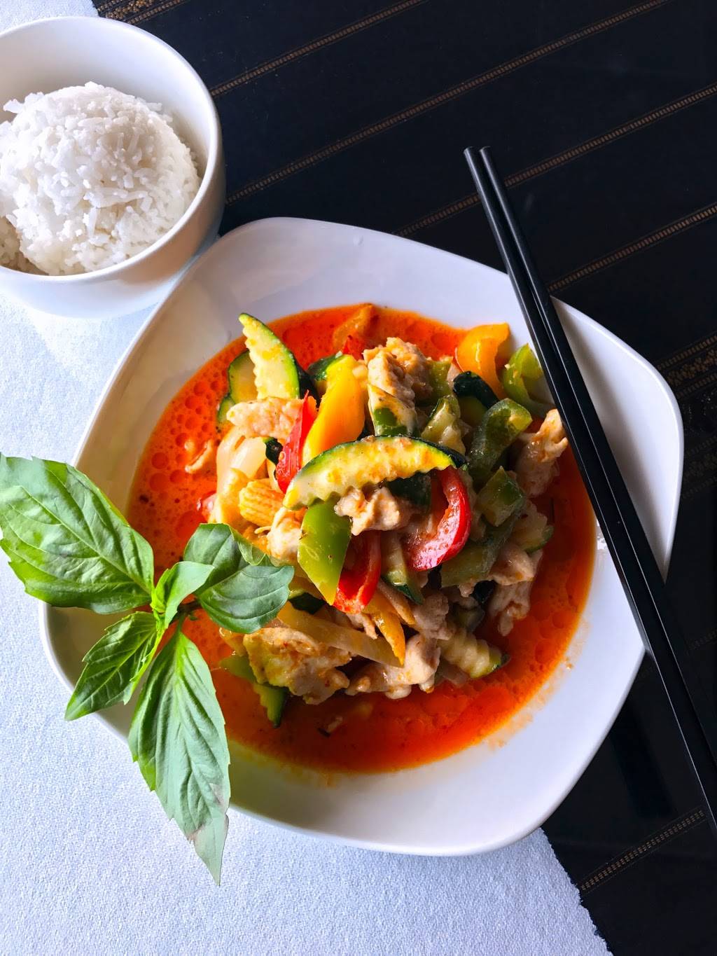 Cafe Fuzion | restaurant | 1240 E 14th St, Des Moines, IA 50316, USA | 5152628488 OR +1 515-262-8488