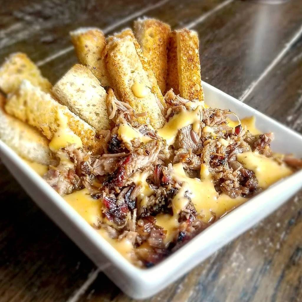 Moes BBQ | restaurant | 2446 Bank St, Ottawa, ON K1V 1A4, Canada | 6136951786 OR +1 613-695-1786