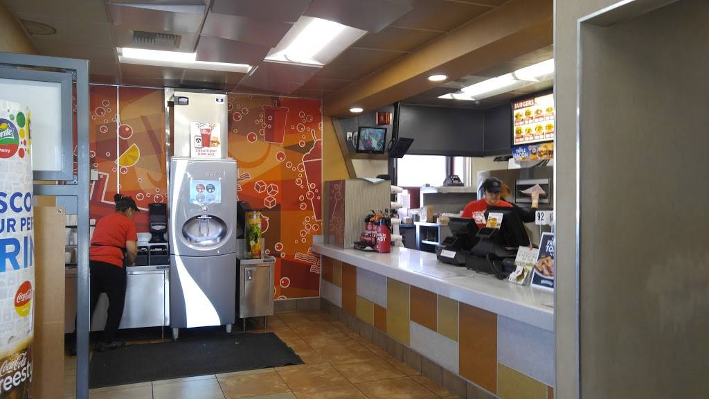 Jack in the Box | restaurant | 585 Palomar St, Chula Vista, CA 91911, USA | 6194226561 OR +1 619-422-6561