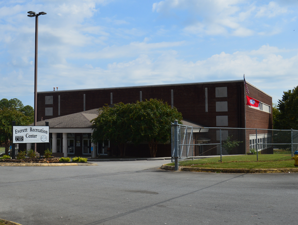 Everett Recreation Center & Athletic Complex | meal takeaway | 318 S Everett High Rd, Maryville, TN 37804, USA | 8659836264 OR +1 865-983-6264