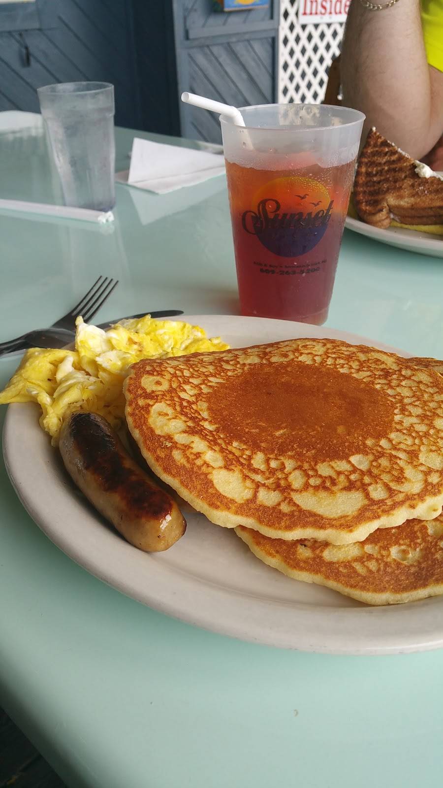 Sunset Pier Restaurant and Juice Bar | restaurant | 86th and The Bay, Sea Isle City, NJ 08243, USA | 6092635200 OR +1 609-263-5200