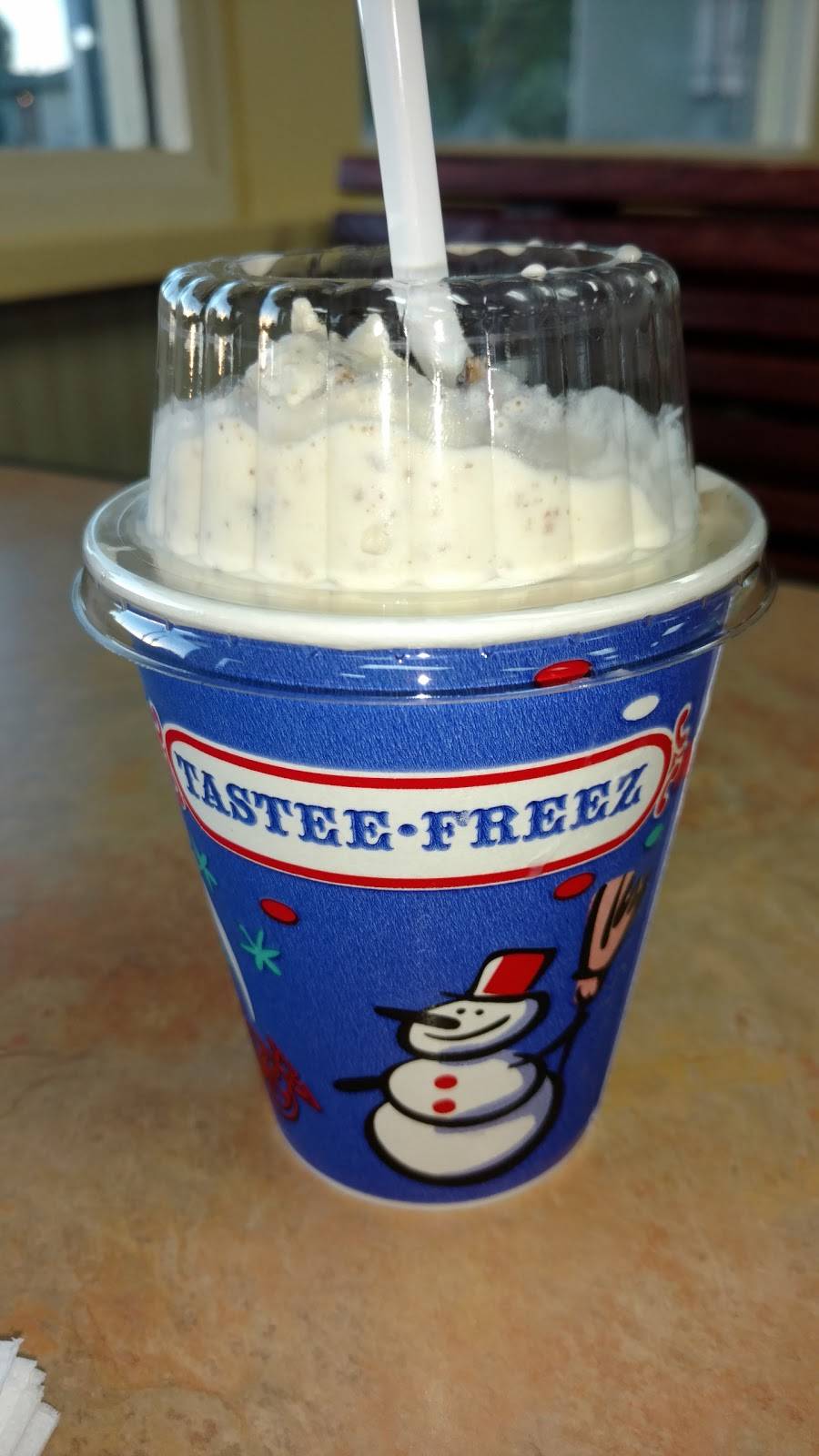 Wienerschnitzel | restaurant | 3850 La Sierra Ave, Riverside, CA 92505, USA | 9513591880 OR +1 951-359-1880