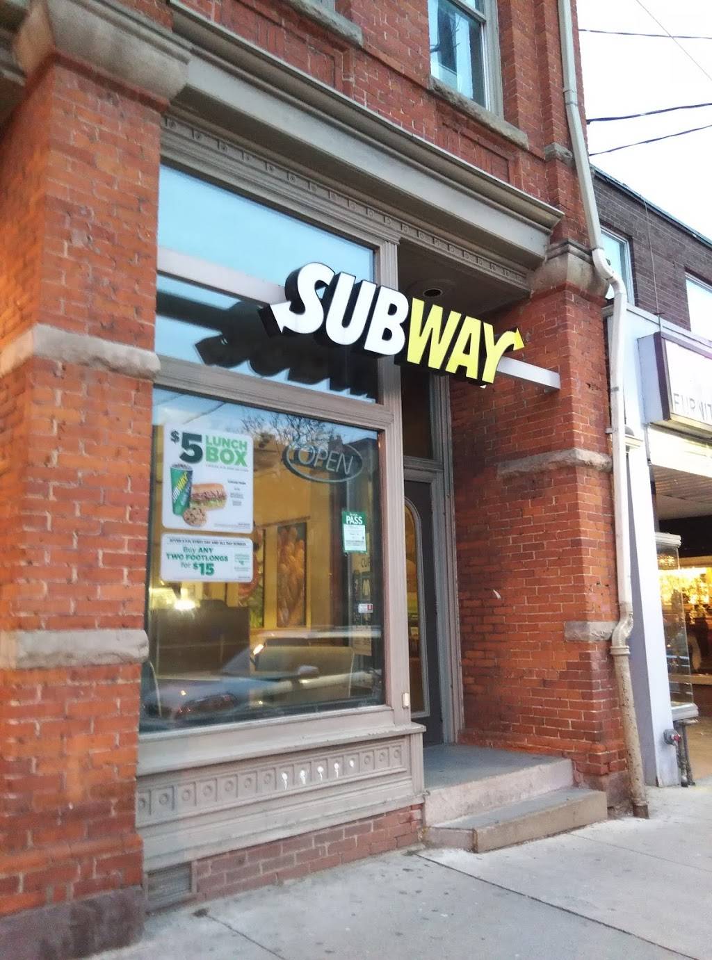 Subway | meal takeaway | 531 Parliament St, Toronto, ON M4X 1P3, Canada | 4169280999 OR +1 416-928-0999