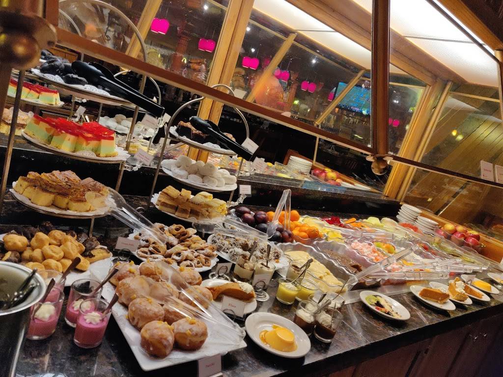 Red Apple Buffet | restaurant | 3121 N Milwaukee Ave, Chicago, IL 60618, USA | 7735885781 OR +1 773-588-5781