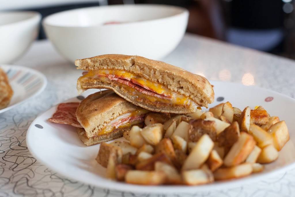 Spiral Diner & Bakery | bakery | 1101 N Beckley Ave, Dallas, TX 75203, USA | 2149484747 OR +1 214-948-4747