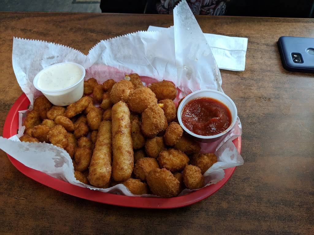 Brewe-Has | restaurant | 102 S Linden St, Normal, IL 61761, USA | 3094527393 OR +1 309-452-7393