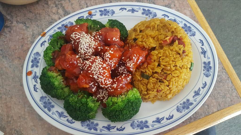 Main Moon | restaurant | 4850 Larson Beach Rd, McFarland, WI 53558, USA | 6088389188 OR +1 608-838-9188