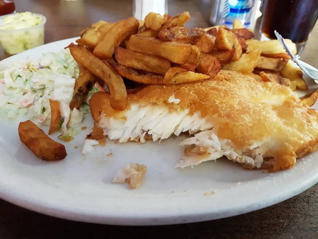 Captains Table Restaurant | restaurant | 8 Front St E, Hastings, ON K0L 1Y0, Canada | 7056963993 OR +1 705-696-3993