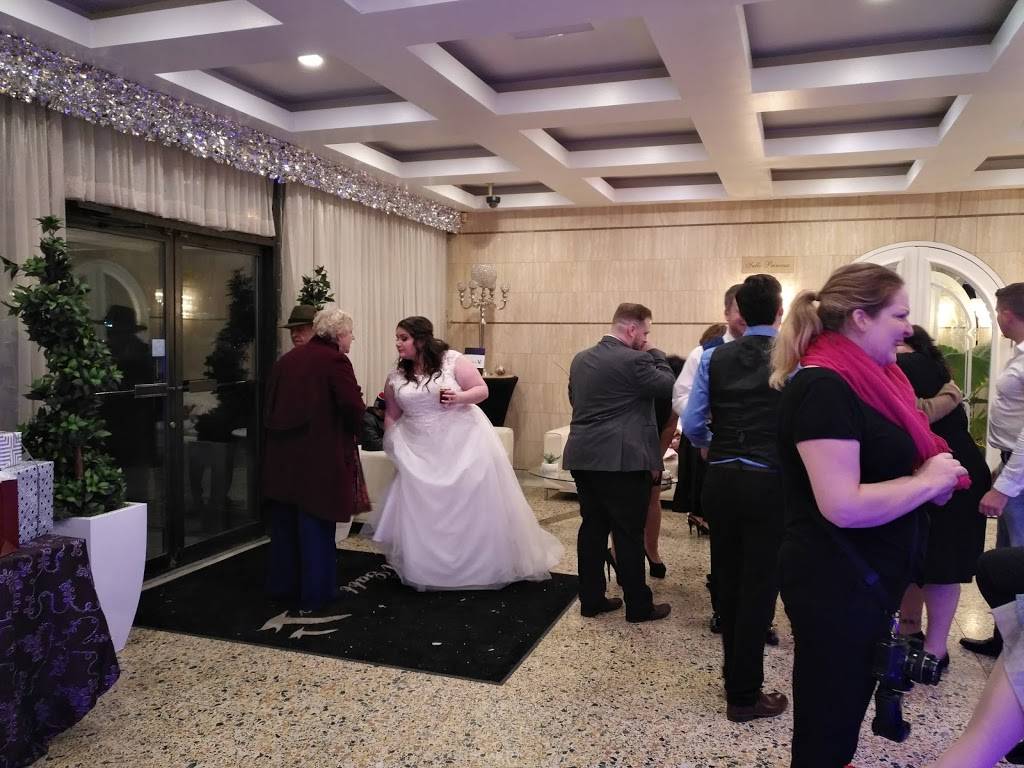 Buffet II Gabbiano | restaurant | 1550 Rue Lapierre, LaSalle, QC H8N 2R2, Canada | 5143643214 OR +1 514-364-3214