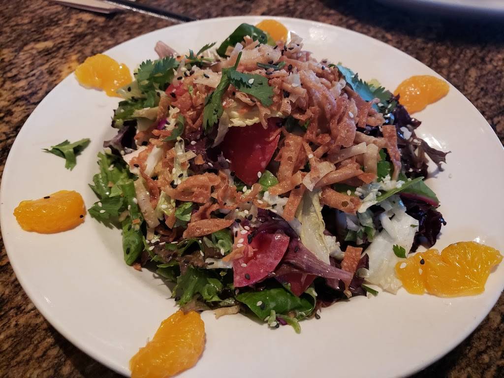 BJs Restaurant & Brewhouse | restaurant | 325 Outlet Shoppes Dr, Oklahoma City, OK 73128, USA | 4057879900 OR +1 405-787-9900