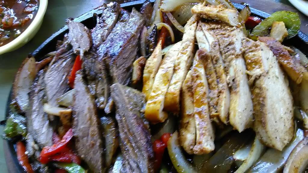 Berryhill | restaurant | 1201 W 43rd St, Houston, TX 77018, USA | 2818226111 OR +1 281-822-6111