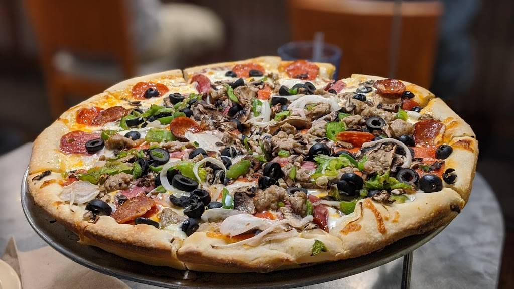 Round Table Pizza | meal takeaway | 1020 Keolu Dr Ste J, Kailua, HI 96734, USA | 8082614644 OR +1 808-261-4644
