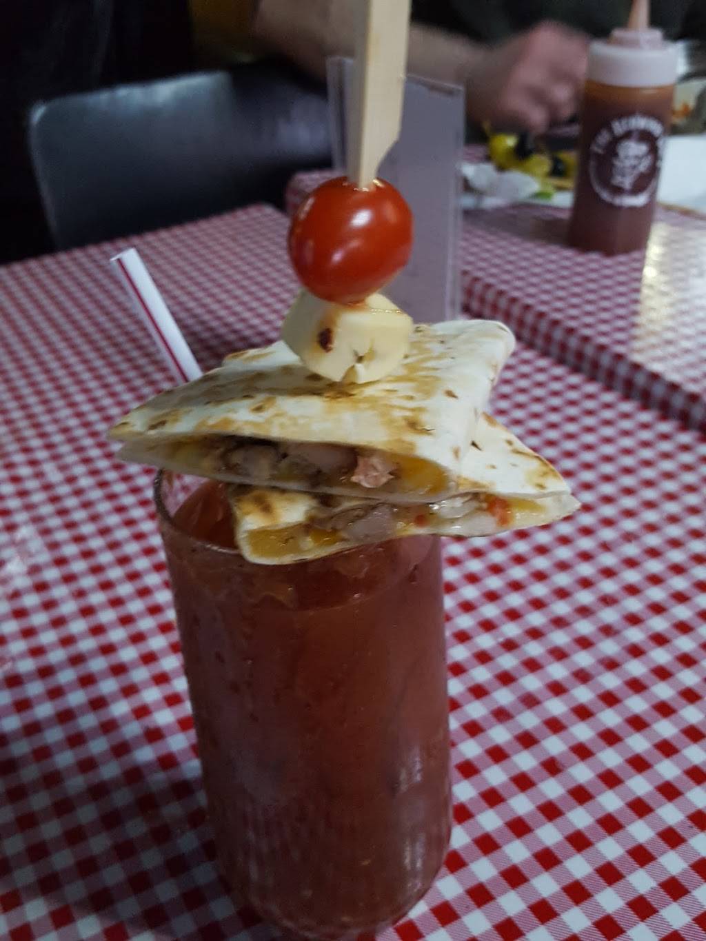 Redwood Inn | restaurant | 1432 W Main St, Fort Wayne, IN 46808, USA | 2604267543 OR +1 260-426-7543