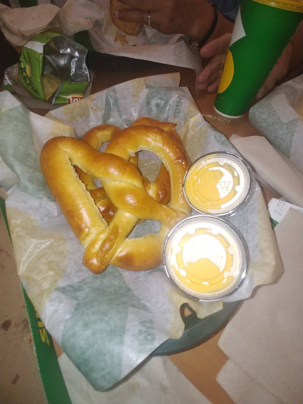 Subway | meal takeaway | 8000 Academy Rd NE, Albuquerque, NM 87111, USA | 5058220074 OR +1 505-822-0074