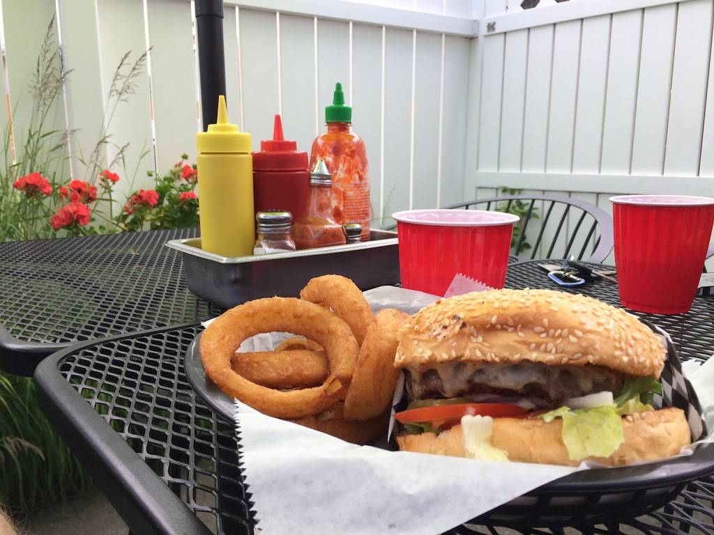 Tommys Burger Stop | restaurant | 1106 W 29th Pl, Anchorage, AK 99503, USA | 9075615696 OR +1 907-561-5696