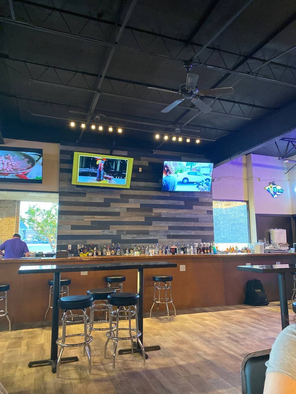 Garcia’s Latin Cuisine | restaurant | 8407 Boulevard 26, North Richland Hills, TX 76180, USA | 8175764333 OR +1 817-576-4333