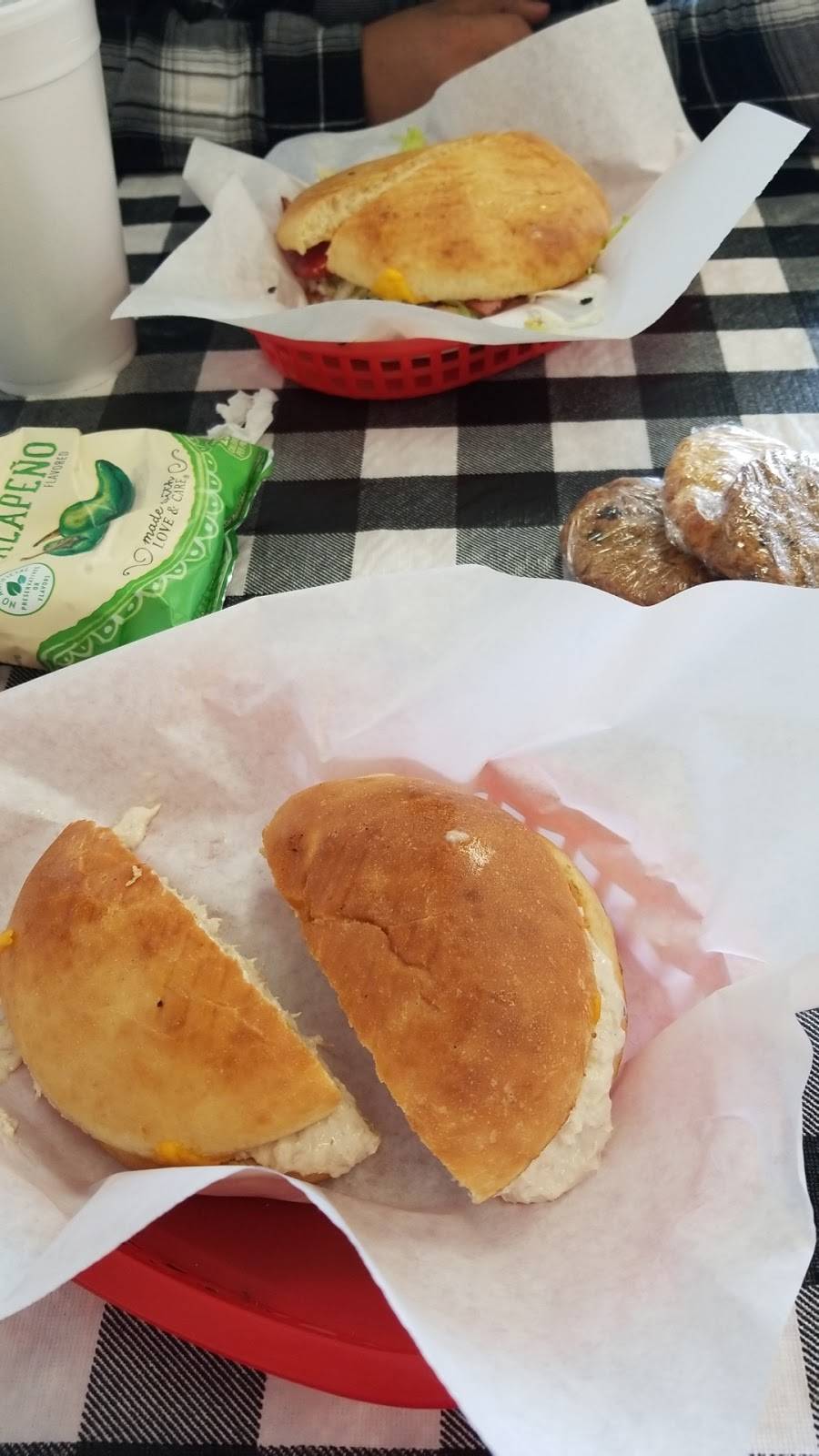 Hobos Sandwich Shop | meal takeaway | 13431 East Fwy, Houston, TX 77015, USA | 7134503352 OR +1 713-450-3352