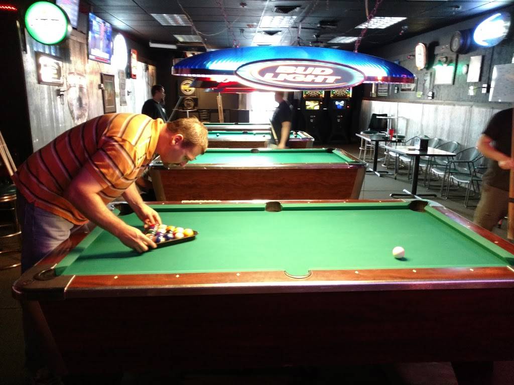 Smedleys Tavern | restaurant | 317 N Main St, Hutchinson, KS 67501, USA | 6202596588 OR +1 620-259-6588