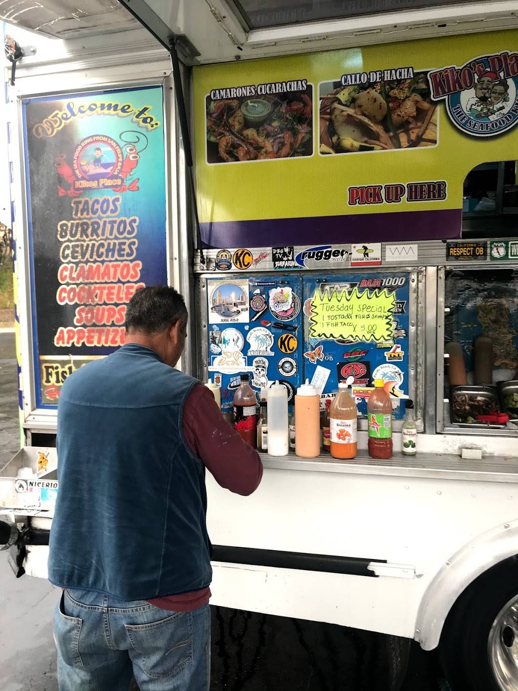 Kikos Seafood Lunch Truck | restaurant | 6090 Friars Rd, San Diego, CA 92108, USA | 6196230675 OR +1 619-623-0675