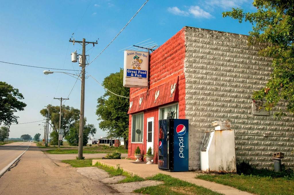 The Happy Spot | restaurant | 1667 Hoover Rd, Deer Grove, IL 61243, USA | 8154385282 OR +1 815-438-5282