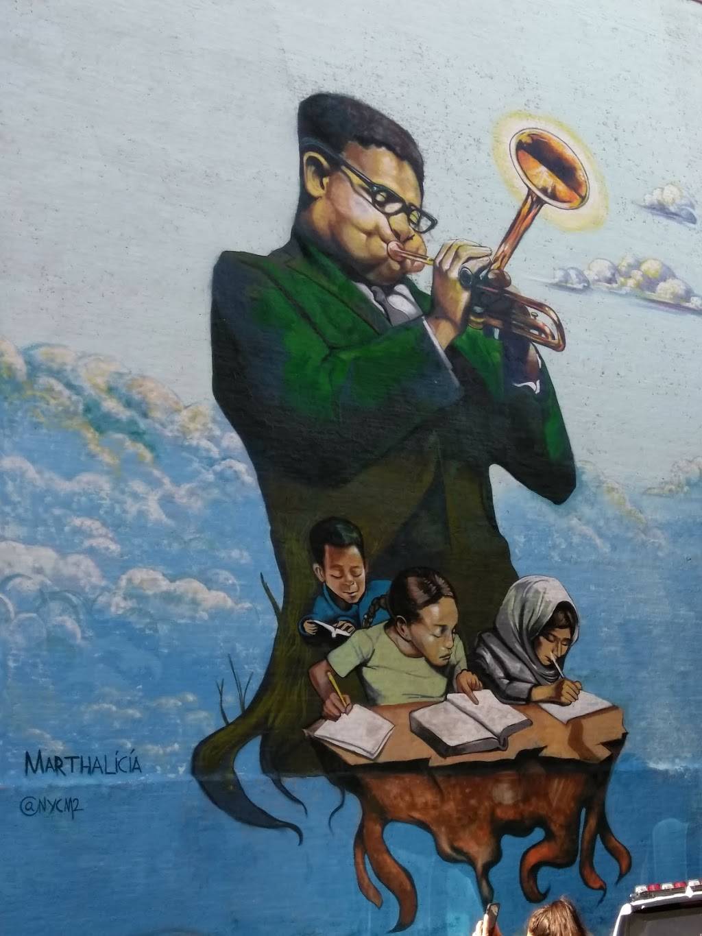 Uptown Slices | restaurant | 272 W 135th St, New York, NY 10030, USA | 2122837021 OR +1 212-283-7021