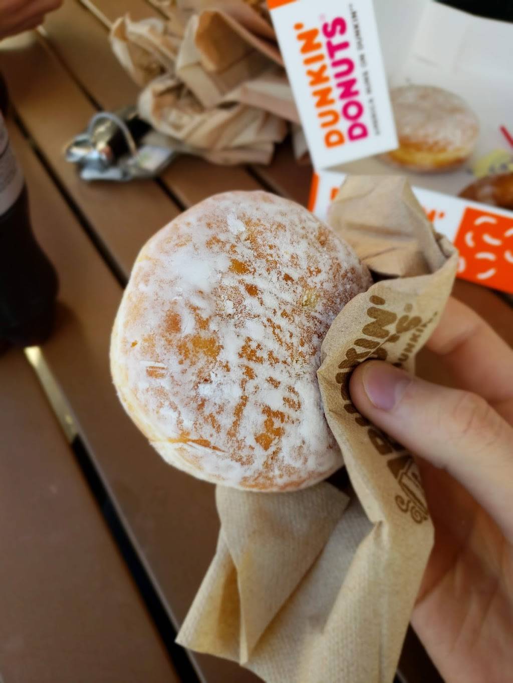 Dunkin | cafe | 26441 Bouquet Canyon Rd Suite A4, Santa Clarita, CA 91350, USA | 6612633763 OR +1 661-263-3763