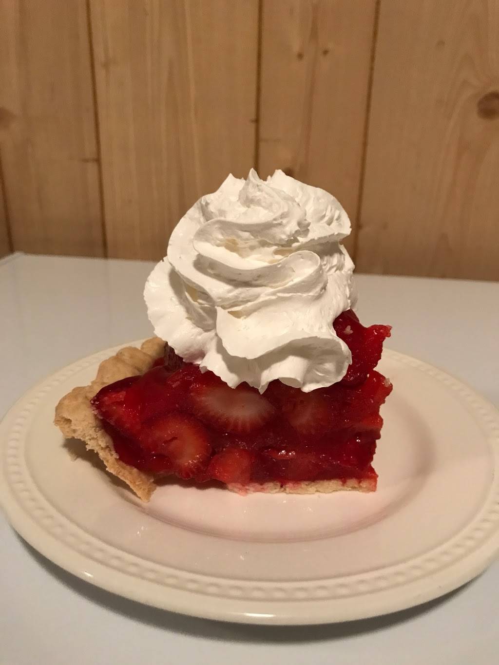 Off The Tracks Cafe | meal takeaway | 120 S Maple St, Dana, IN 47847, USA | 7656653016 OR +1 765-665-3016