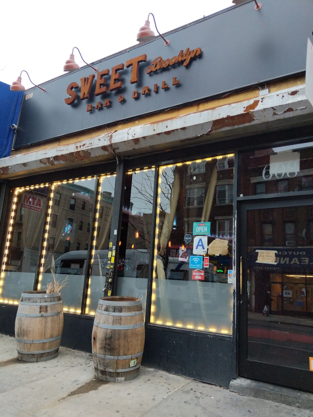 Sweet Brooklyn Bar | restaurant | 608 Nostrand Ave., Brooklyn, NY 11216, USA | 3474250111 OR +1 347-425-0111
