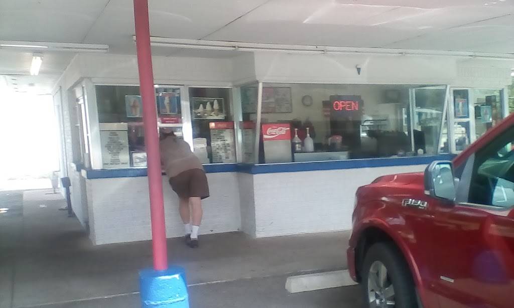 Powells Dairy Freeze | restaurant | 1212 N Temple Ave, Starke, FL 32091, USA | 9049646567 OR +1 904-964-6567