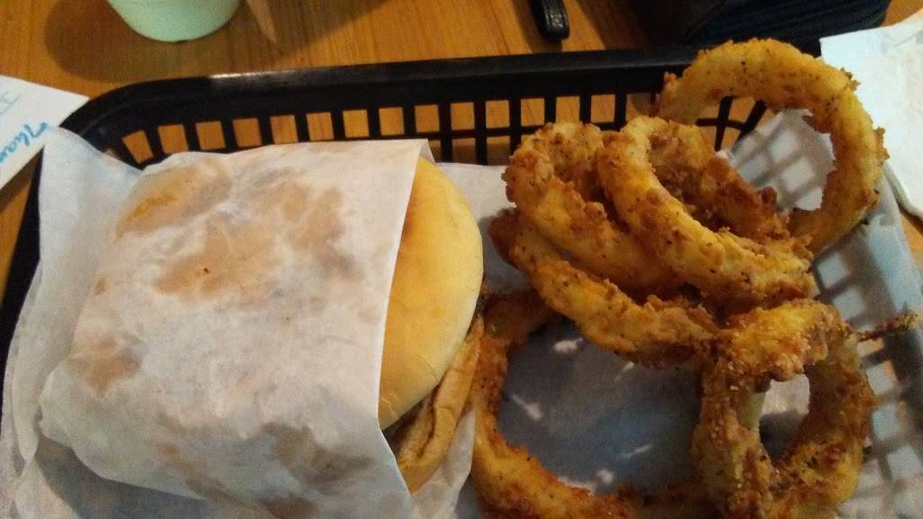 Marquez Brandin Iron | restaurant | 337 Carrington Ave W, Marquez, TX 77865, USA | 9035291200 OR +1 903-529-1200