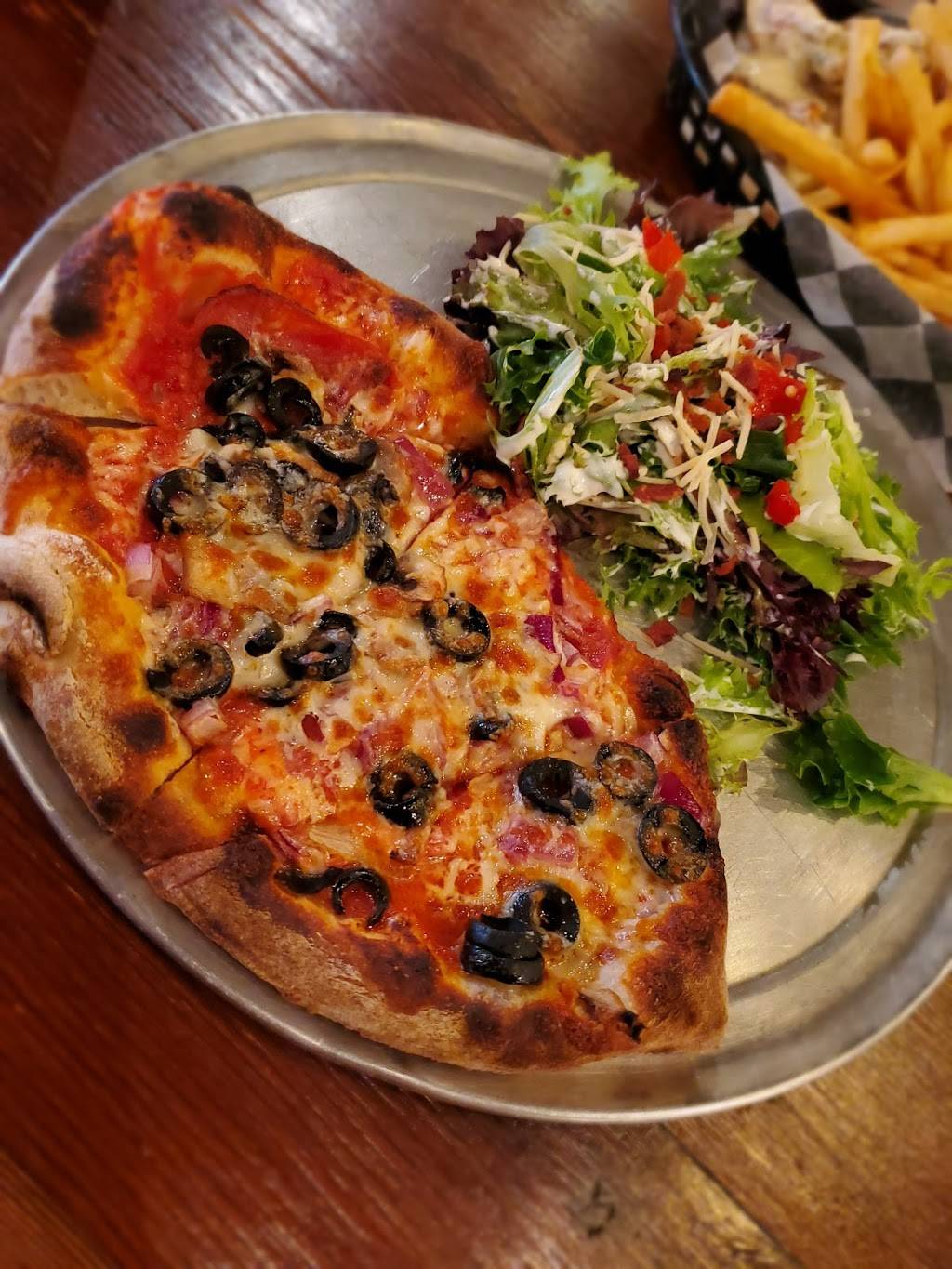 Hardware Pizza | restaurant | 131 SW Broad St, Lyons, GA 30436, USA | 9124033336 OR +1 912-403-3336