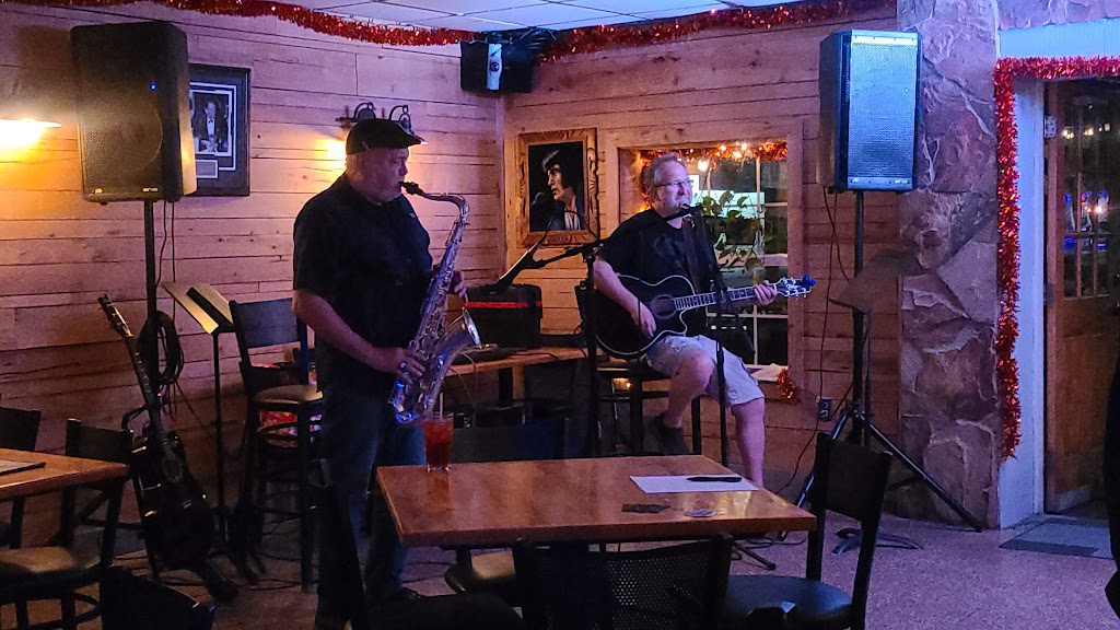 Shuffles Bar & Grill | restaurant | 5309 East Dr, Arbutus, MD 21227, USA | 4432978962 OR +1 443-297-8962