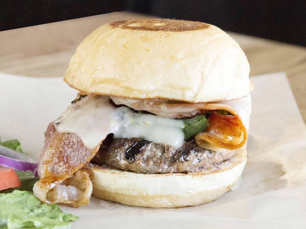 Cubs Q | restaurant | 6955 S York St, Centennial, CO 80122, USA | 3037945400 OR +1 303-794-5400