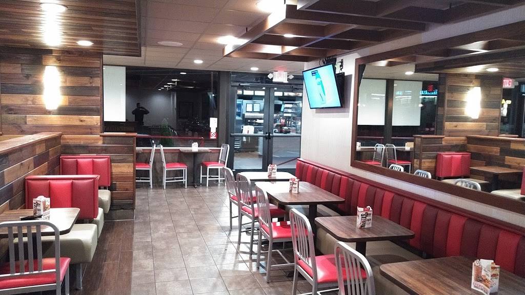 Arbys | restaurant | 1198 W Main St, Livingston, TN 38570, USA | 9318236161 OR +1 931-823-6161