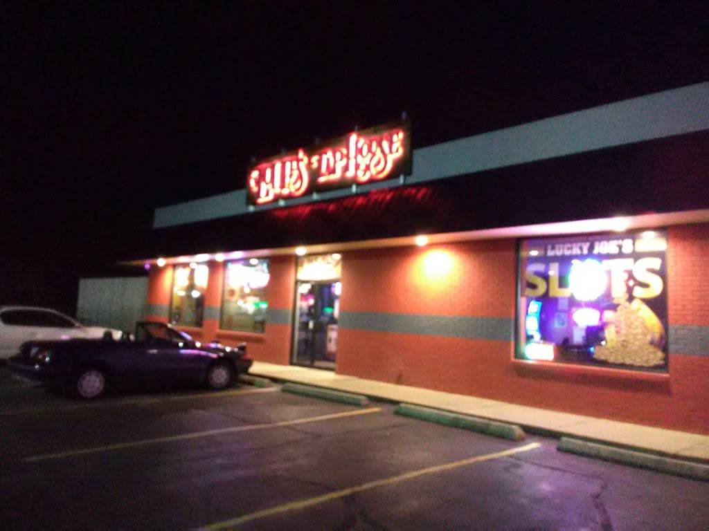 Louies Tap House | restaurant | 5689 Elevator Rd, Roscoe, IL 61073, USA | 8152701020 OR +1 815-270-1020