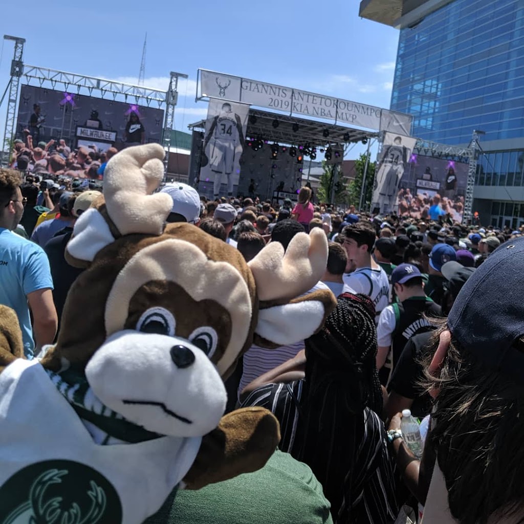 The Beer Garden | restaurant | 1133 N Old World 3rd St, Milwaukee, WI 53203, USA | 4149080401 OR +1 414-908-0401