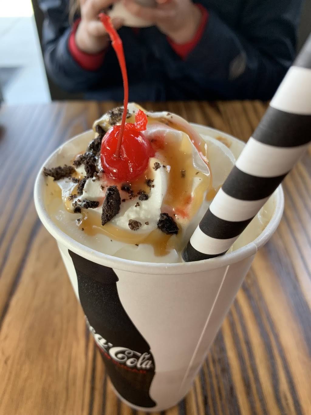 LR Burger | restaurant | 202 E Spring St, Monroe, GA 30655, USA | 4703576750 OR +1 470-357-6750