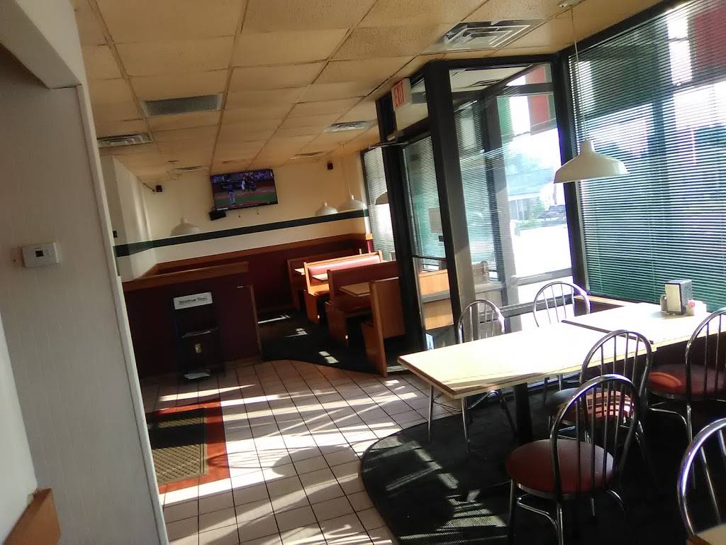 Cecil Whittakers Pizzeria | meal takeaway | 9040 Gravois Rd, St. Louis, MO 63123, USA | 3145442900 OR +1 314-544-2900