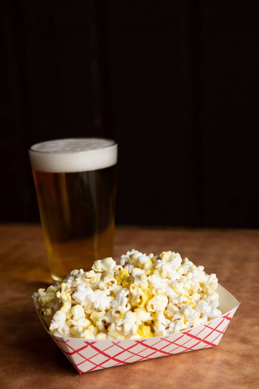 Lantern | restaurant | 8 W Chicago Ave # 1, Naperville, IL 60540, USA | 6303557099 OR +1 630-355-7099