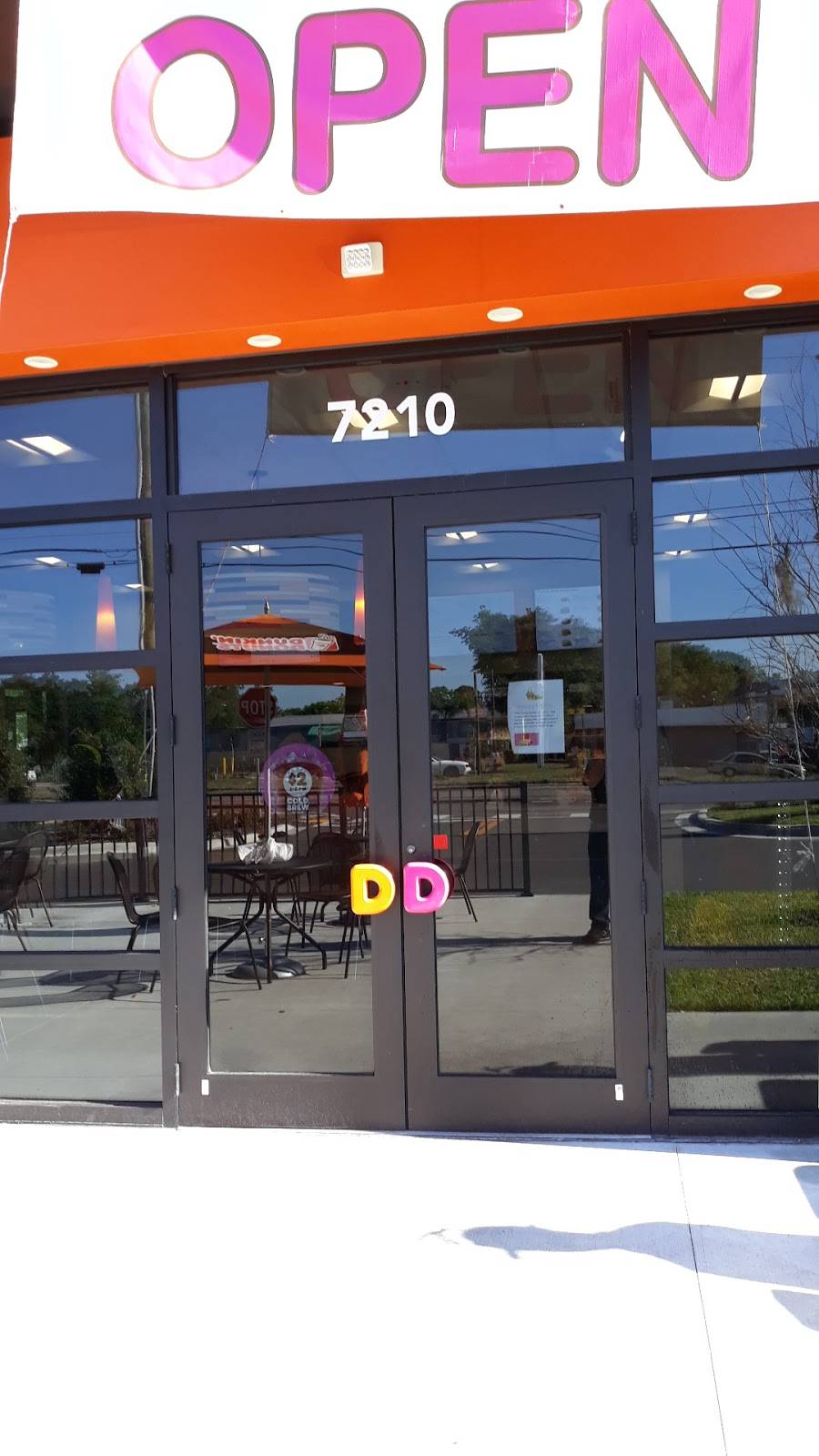 Dunkin | bakery | 7210 E Hillsborough Ave, Tampa, FL 33610, USA | 8134424914 OR +1 813-442-4914