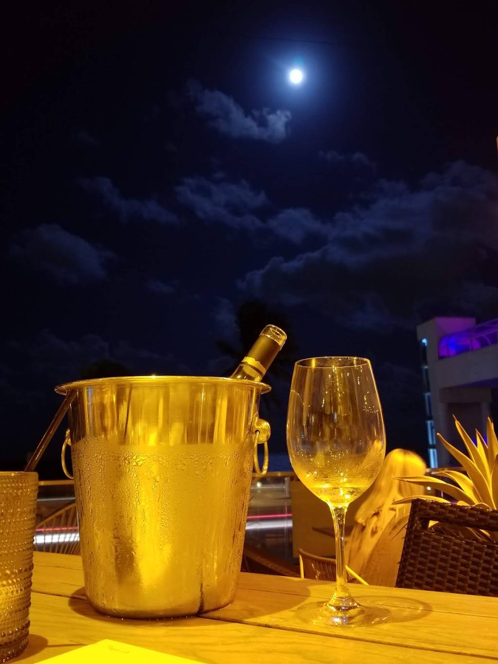 Lona Cocina Tequileria | restaurant | 4204, 321 N Fort Lauderdale Beach Blvd, Fort Lauderdale, FL 33304, USA | 9542453069 OR +1 954-245-3069