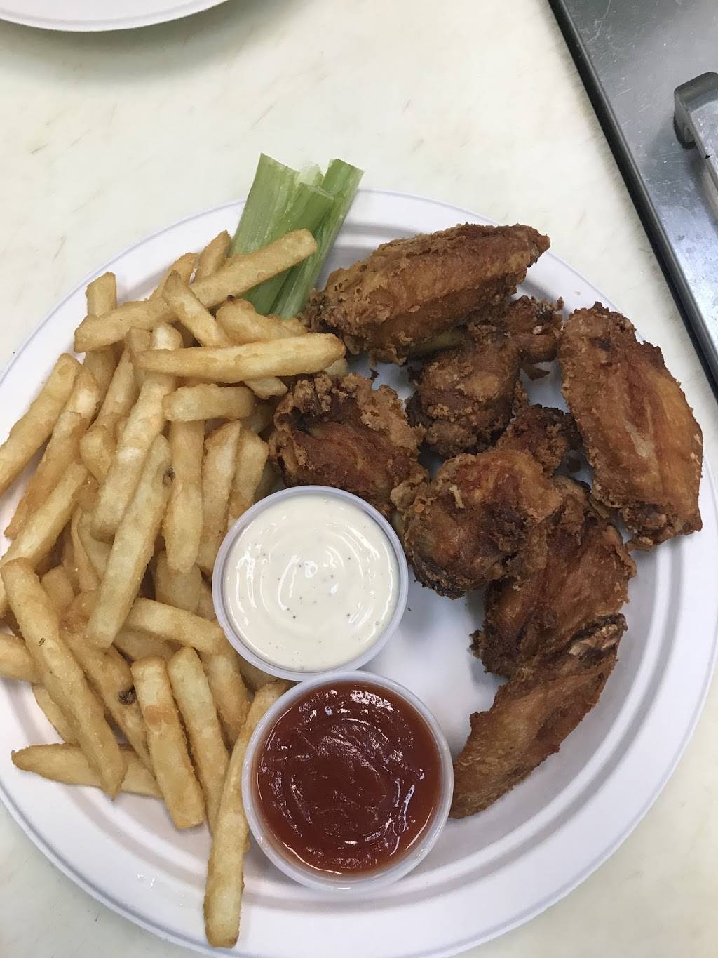 La Esquina Hondurena Restaurante | restaurant | 5101 Eastern Ave, Baltimore, MD 21224, USA | 4439631958 OR +1 443-963-1958