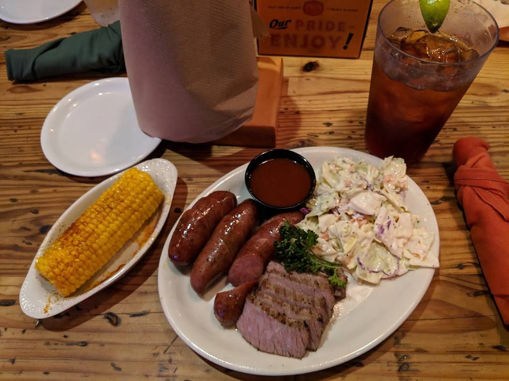 The County Line | restaurant | 10101 I-10, San Antonio, TX 78230, USA | 2106411998 OR +1 210-641-1998