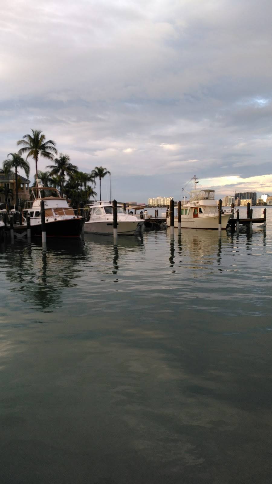 Bird Key Yacht Club | restaurant | 301 Bird Key Dr, Sarasota, FL 34236, USA | 9419534455 OR +1 941-953-4455