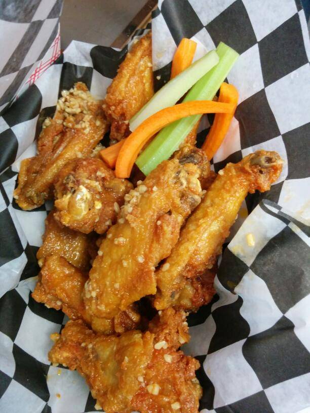 The Garage Bar & Grill | restaurant | 1770 Springfield Church Rd, Jackson Center, PA 16133, USA | 7242697511 OR +1 724-269-7511