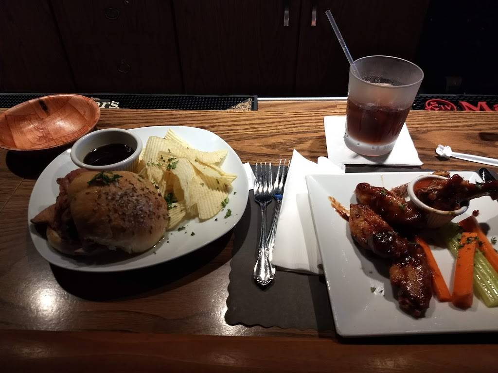 Adams Rib | restaurant | 4517 Main St, Snyder, NY 14226, USA | 7168393846 OR +1 716-839-3846