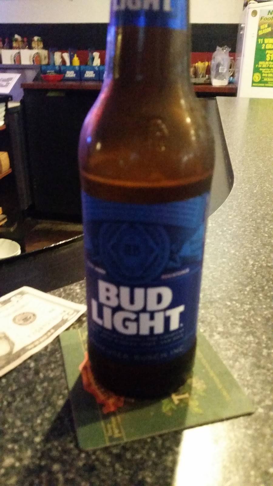 Screwballs Sports Pub | restaurant | 216 N Main St, Oshkosh, WI 54901, USA | 9206511515 OR +1 920-651-1515