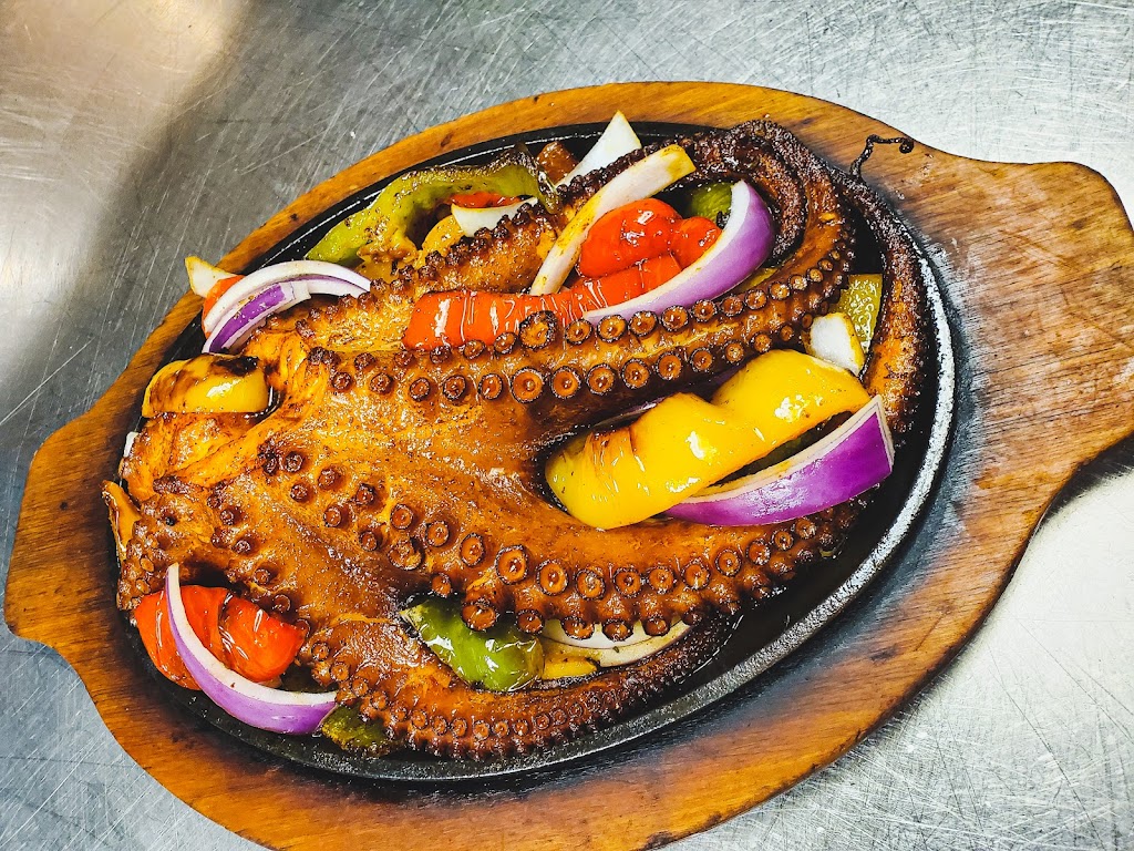 Plaza Mexico Cocina Mexicana & Cantina | restaurant | 821 Fall River Ave, Seekonk, MA 02771, USA | 5085571522 OR +1 508-557-1522