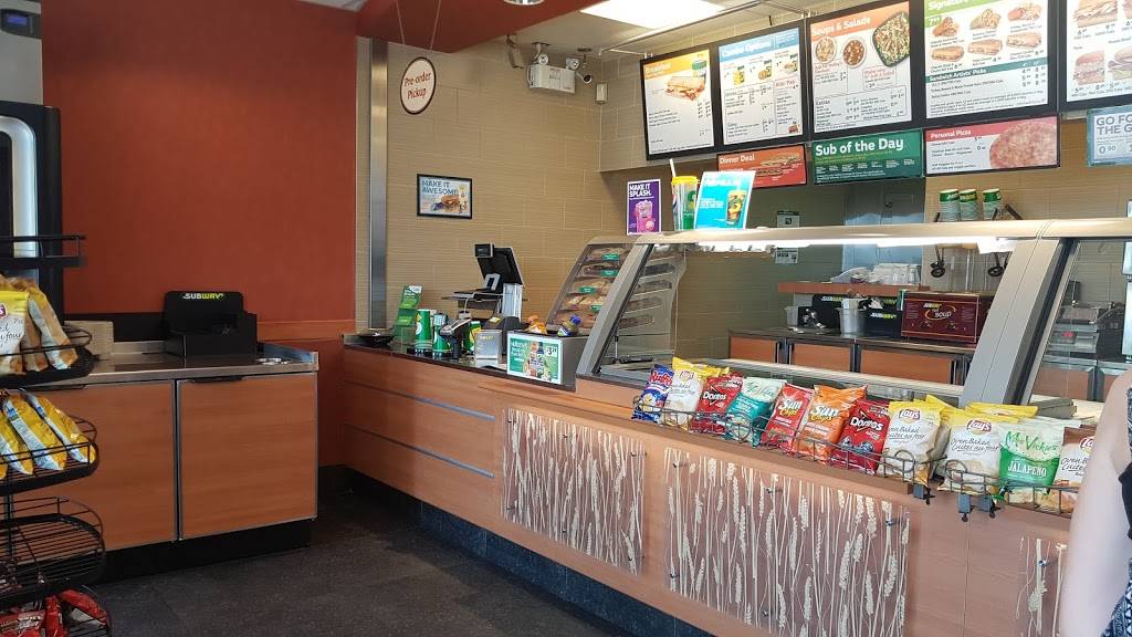 Subway | meal takeaway | 2760 Howard Ave, Windsor, ON N8X 3X6, Canada | 5199729031 OR +1 519-972-9031
